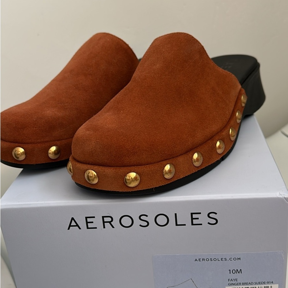 AEROSOLES Gingerbread Suede Mules